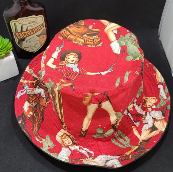 Reversible Pin-Up Cowgirl Themed Bucket Hat - Picture 3 of 7